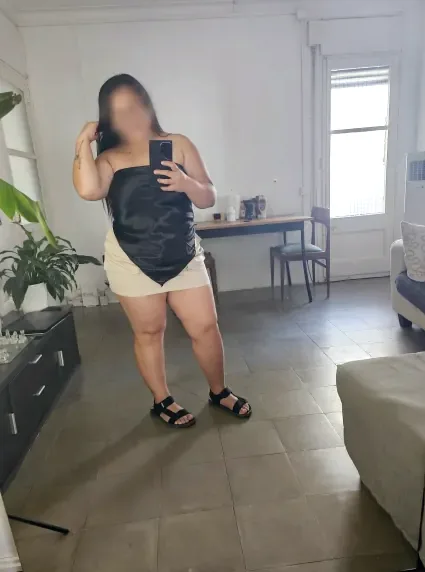 Angela, 29