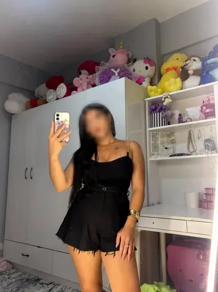 Aya, 27