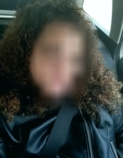 Eva, 35