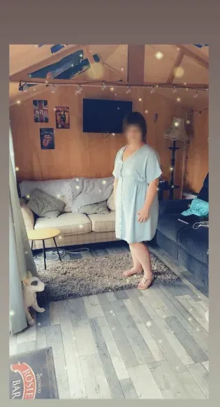 Evi, 27