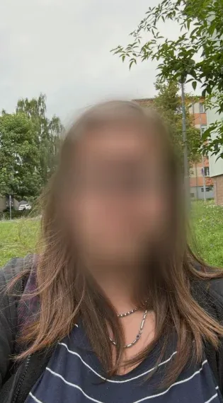 Fleur, 27