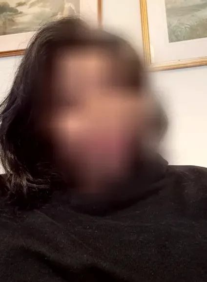 Julia, 34