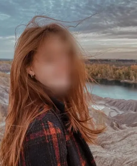Julia, 23